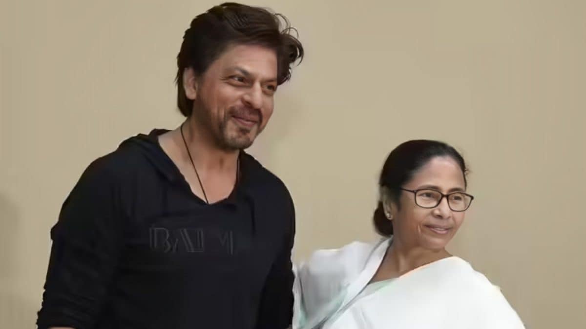 Shah Rukh Khan Thanks Mamata Banerjee For Her Sweet Birthday Wish, Promises To Visit Kolkata Soon