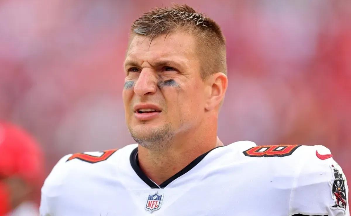 Rob Gronkowski makes Super Bowl prediction for 2025 Patriots