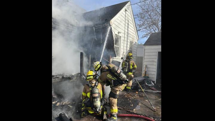 Norfolk Fire-Rescue responds to house fire on Buckingham Avenue