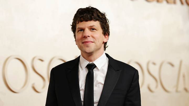 'Social Network' star Jesse Eisenberg announces altruistic kidney donation