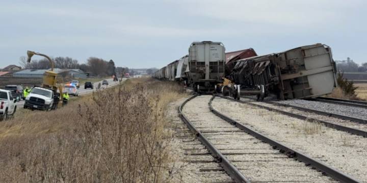 Crews sent to train derailment near Storm Lake, IA