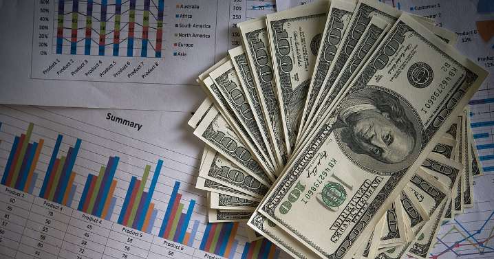 Forex Reserves Drop $2.7 Billion To $687 Billion