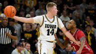 Stirtz dazzles in Iowa debut as Hawkeyes roll Robert Morris