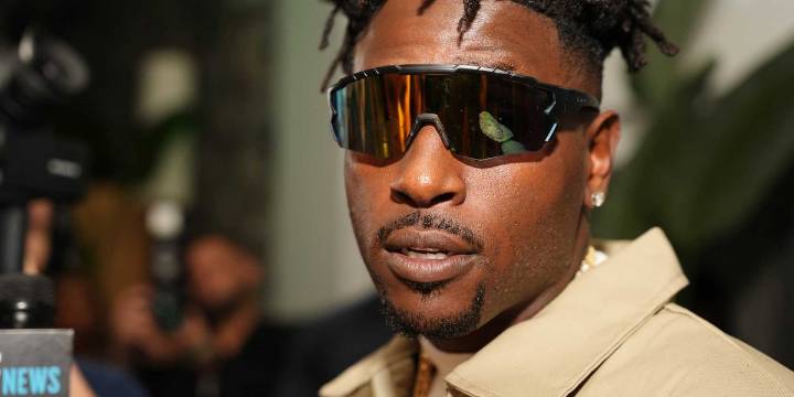 Antonio Brown extradited from Middle East on attempted murder charge after accusations from Super Bowl show activist