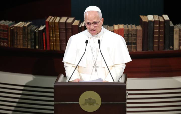 Pope Leo XIV encourages Turkey to be a force for peace on his first foreign trip