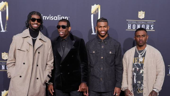 Sanders Family Enjoys Funny Thanksgiving Moments Before Shedeur’s 2nd NFL Start