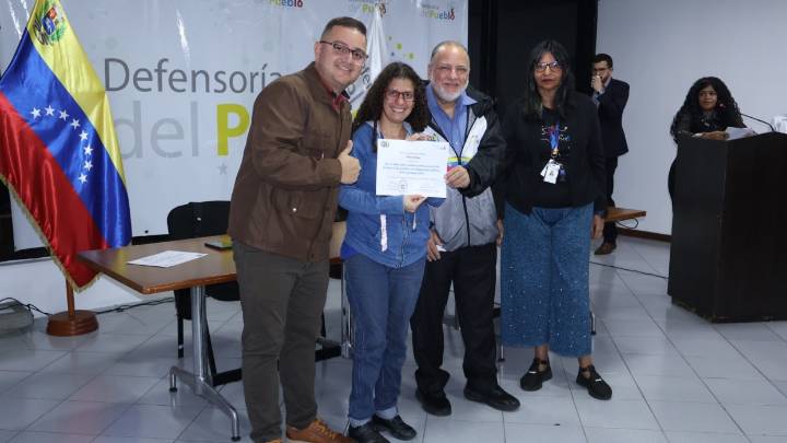 Defensoría del Pueblo y Asamblea Nacional reconocen labor de la Comunidad Sorda e intérpretes de Lengua de Señas venezolanas