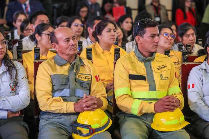 Presidente Jerí oficializa aumento salarial para guardaparques como acto de justicia