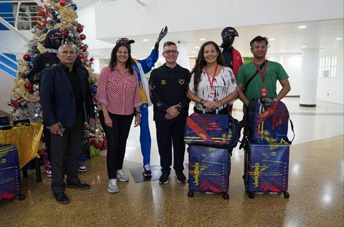 Gobierno entrega dotación a los atletas para los Juegos Bolivarianos