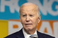 Ordena EU revisar entrada de refugiados de la era Biden