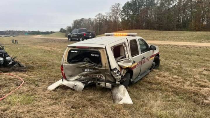 Crash sends Grenada Co. deputy to hospital