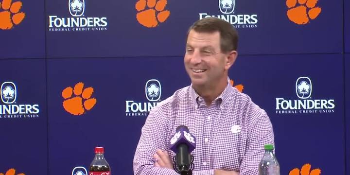 Dabo and Clay Swinney reactions to Clay Swinney 2-point conversion score at FSU game