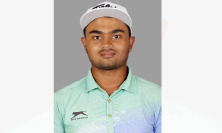 Teenager Manoj S storms into the lead at Trident Open