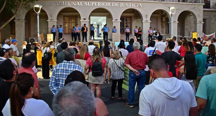 Marcharon "por la situación crítica que atraviesa la Justicia"