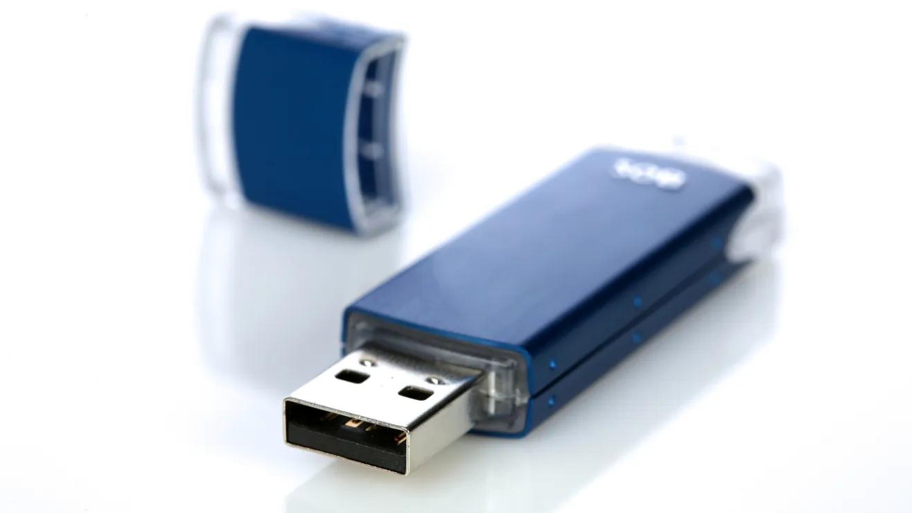 memorias USB nuevos métodos para guardar información segura  