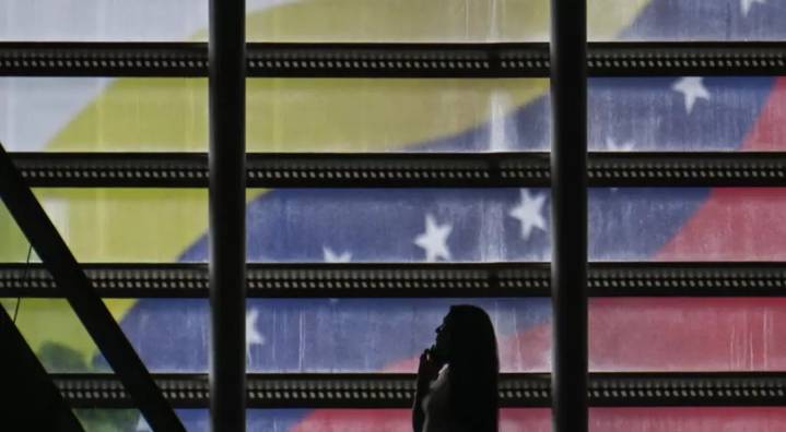 Venezuela encabeza las solicitudes de asilo en países desarrollados en 2024, según la OCDE