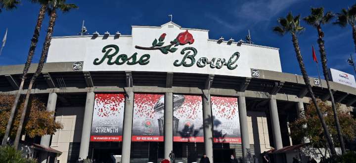Watch live: Centennial vs. Santa Margarita California high school football CIF Southern Section championship game at Rose Bowl (11/28/2025)