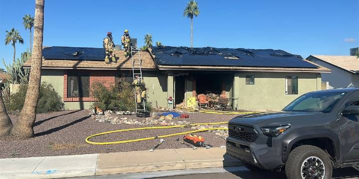 Dog killed in north Phoenix house fire