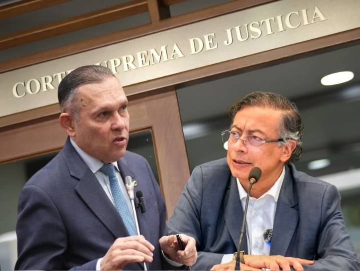 “No se puede lavar las manos, por más presidente que sea”: Cepeda a Petro por toma del Palacio