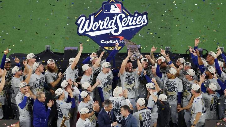 Dodgers ganan 5-4 a los Blue Jays y se convierten en el primer bicampeón en 25 años en Ligas Mayores