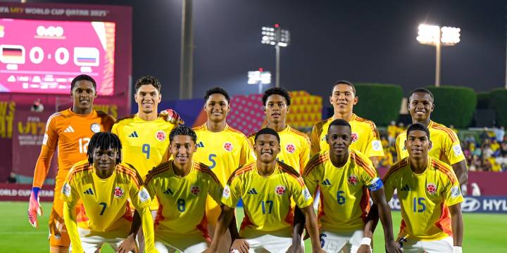 Fuerte pelea en el Colombia vs. Francia, al final del partido en el Mundial Sub