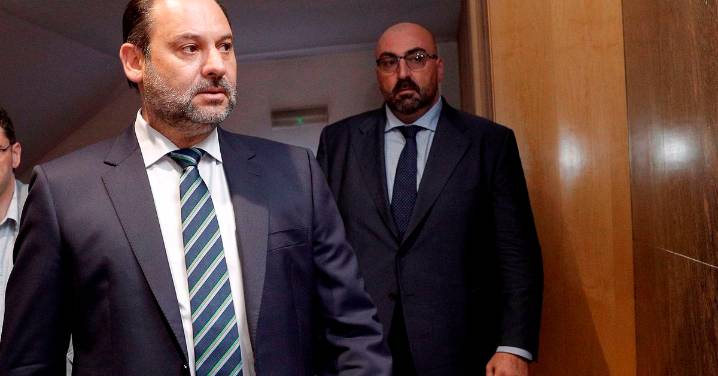 La Fiscalía pide al Supremo una vista para decidir si Ábalos y Koldo siguen en libertad