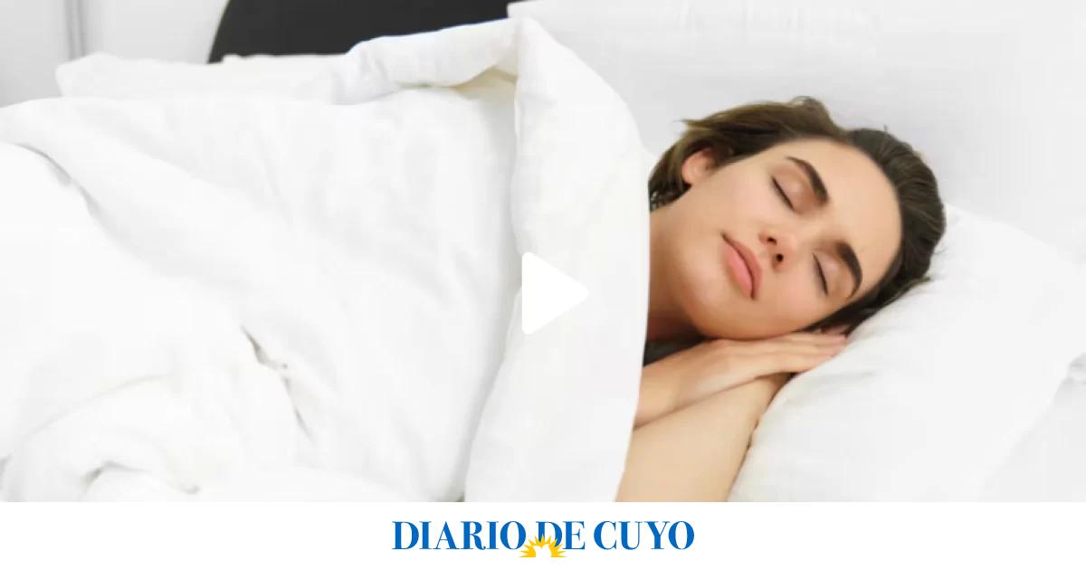 El motivo por el que las mujeres tienen que dormir más horas que los hombres, según un experto en descanso