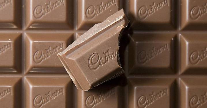 Cadbury shoppers snapping up giant Dairy Milk bar for less than £10
