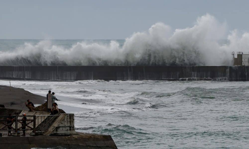 El supertifón Fung-wong deja 18 muertos en Filipinas y se acerca a Taiwán con menos fuerza