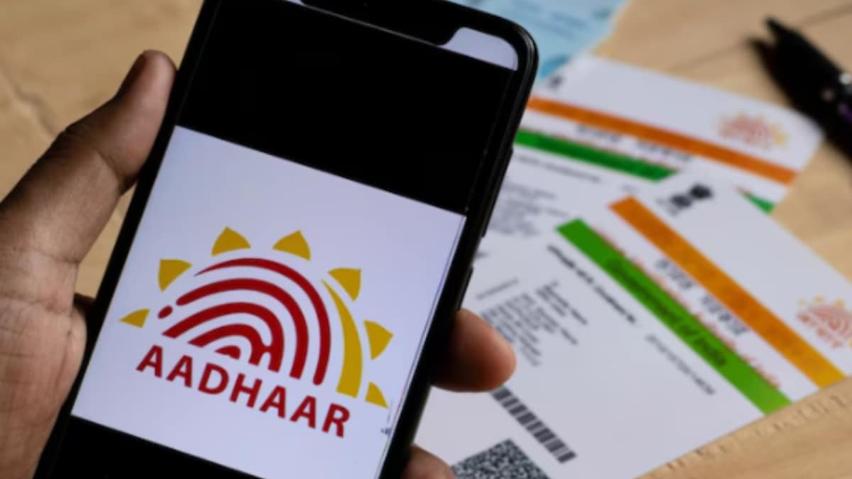 Aadhaar Could Soon Be Needed At Hotels, Offices & Malls. Here’s What The New Rule Means For You