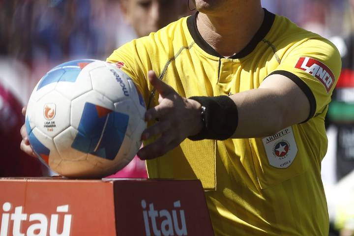 VIDEO. Árbitro denuncia a DT del fútbol chileno por graves insultos: “Sos un desastre, cag...”