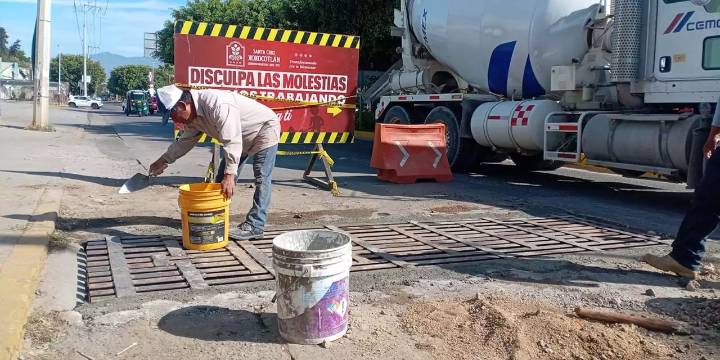 Rehabilitan rejillas pluviales en el boulevard Nuu Ita Nuu Yoo de Xoxocotlán