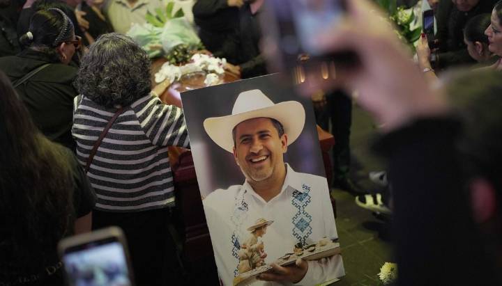 Sicarios mataron a balazos a alcalde de México en medio de celebración del Día de los Muertos