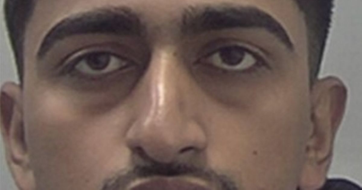 Detectives want to track down man after stabbing at Telford firework display