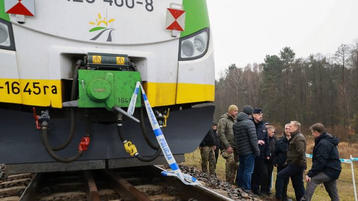 Poland suggests Russia is behind railway blast on Ukraine delivery line