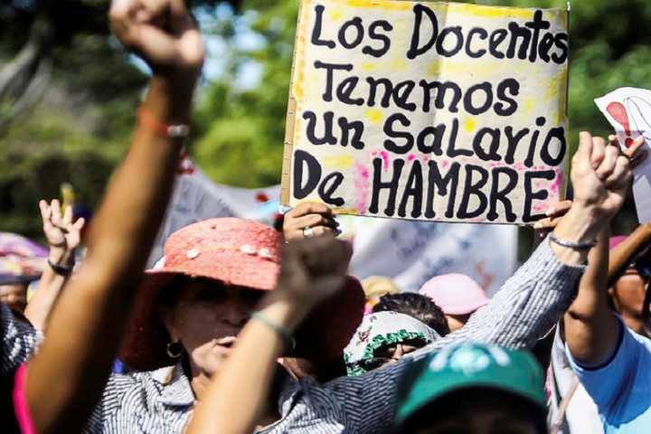 APUZ insta a la ciudadanía a apoyar reclamos salariales de profesores universitarios