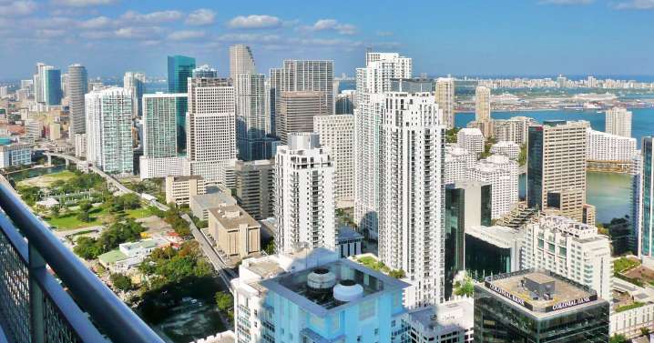 Adultos mayores en Florida muestran gran preocupación por la asequibilidad de la vivienda, según encuesta