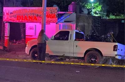 Gatilleros atacan a balazos a mamá e hijo en la Laguna de San Pedro en Navolato