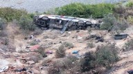 Tragedia en Perú: Autobús se precipita por un barranco, dejando 37 muertos.