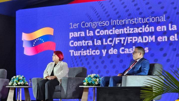 Ministra Leticia Gómez instala primer congreso contra capitales ilícitos