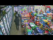 APD looking to ID suspects in robbery