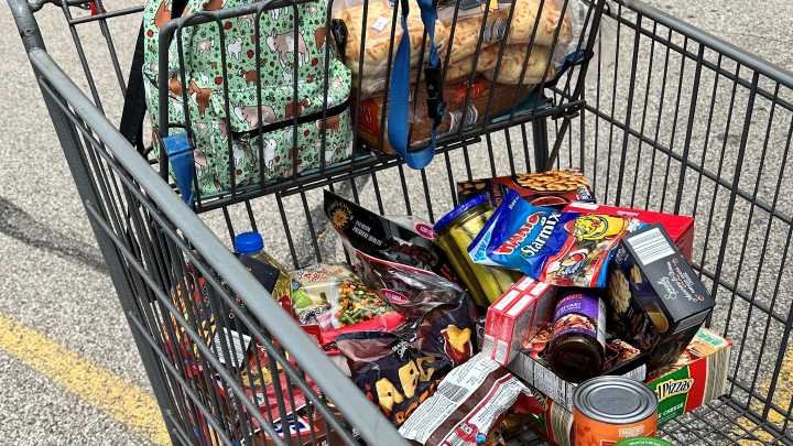 Here's a list of stores in Stark that are open on Thanksgiving Day.