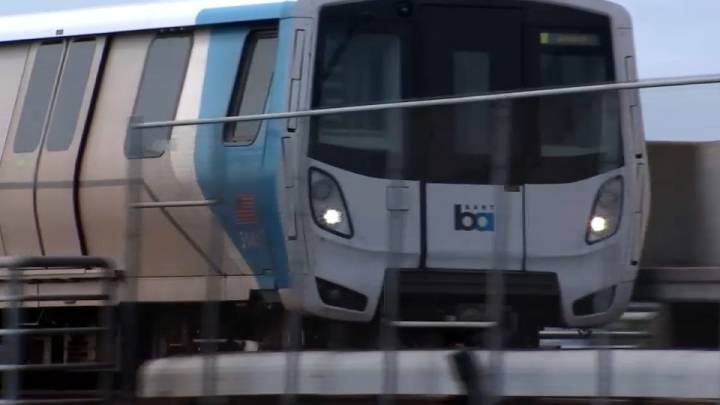 Problema con equipo interrumpe el servicio de BART en el Transbay Tube