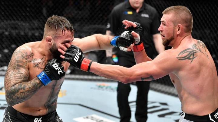 Herb Dean says referees 'haven't been enforcing' part of eye poke rule in UFC