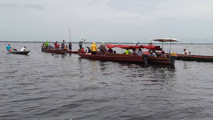 Familia colombiana a bordo de un bote sufrió accidente