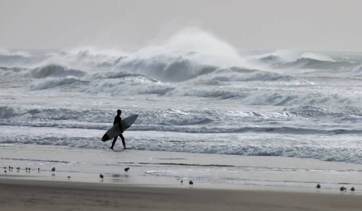 For Bay Area, last of rain arrives but storms have riled up ocean waves