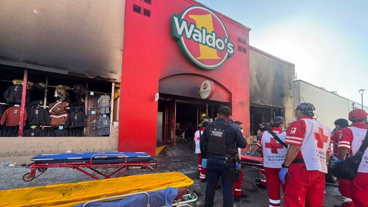 Murieron 23 tras explosión e incendio en tienda de Sonora