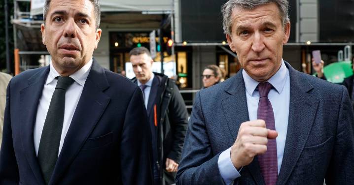 Feijóo y Mazón mantendrán hoy una conversación para buscar una salida en Valencia