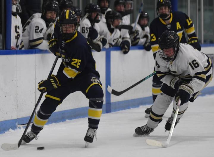 Six-goal period powers unbeaten Rochester United past Stoney Creek