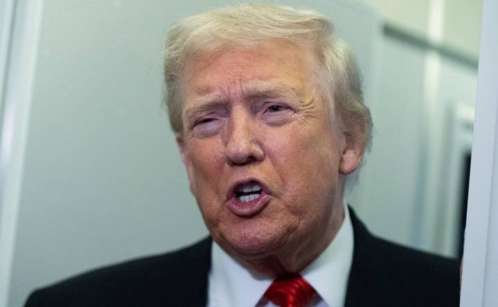 Trump exige al Senado que se mantenga en sesión hasta abrir el gobierno federal